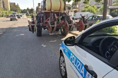 TRATTORE FERMATO POLIZIA MUNICIPALE