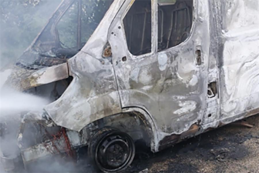 INCENDIO FURGONE TANGENZIALE 1