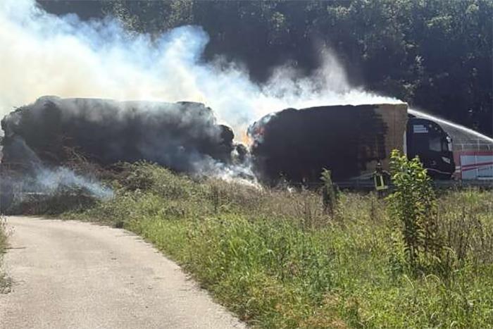 INCENDIO CAMION PAGLIA TELESINA 2