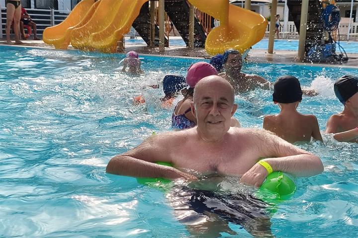 PEPPINO IN PISCINA