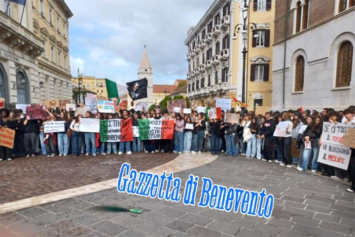 MANIFESTAZIONE STUDENTESCA 06