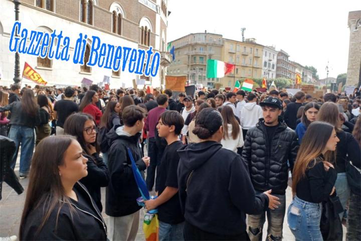 MANIFESTAZIONE STUDENTESCA 12