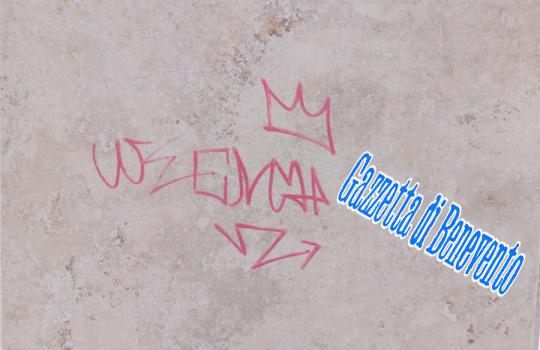 PIAZZA RISORGIMENTO VANDALIZZATA 01
